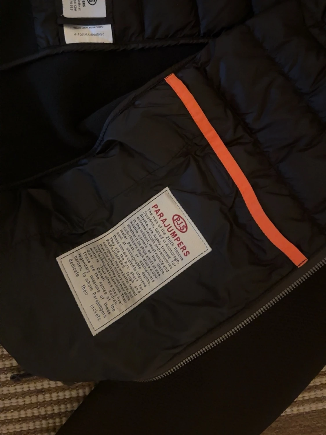 Svart dunväst från Parajumpers - 3