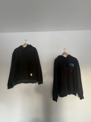 Hoodies från The North Face & Björn Borg - Säljer två hoodies i bundel se bilder ovan! Båda är i gott skick. Hör av er vid mer eventuella frågor