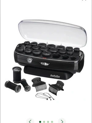 Babyliss heated rollers - Säljer babyliss heated rollers som ger stora, definierade lockar. Perfekt för att skapa volym och mjuka vågor i håret. Passar både långt och medellångt hår. Har man i de länge blir det lockar, har man i de kortare tid blir det som en blowout.      Rullarna värms alltså upp av sig själva så det är bara att rulla upp dem i håret! Metallklipsen och de svarta klämmorna medföljer 