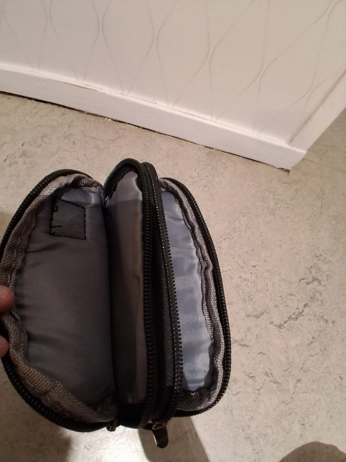 Svart axelväska GG - 1