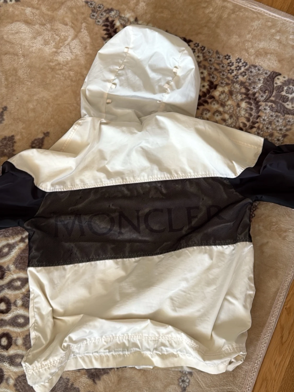 Svartvit vindjacka från Moncler  - 1