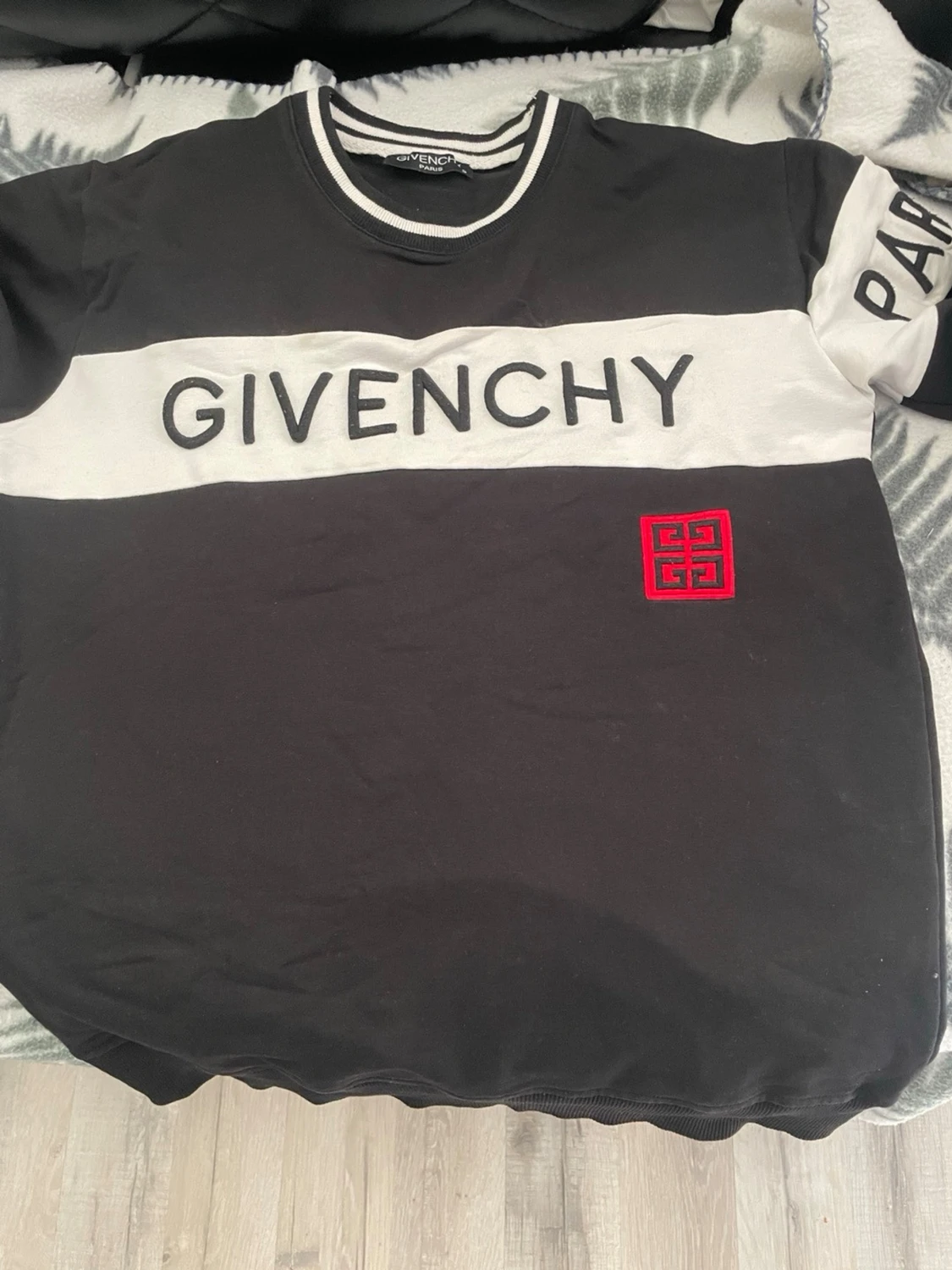 Svartvit sweatshirt från Givenchy - 1