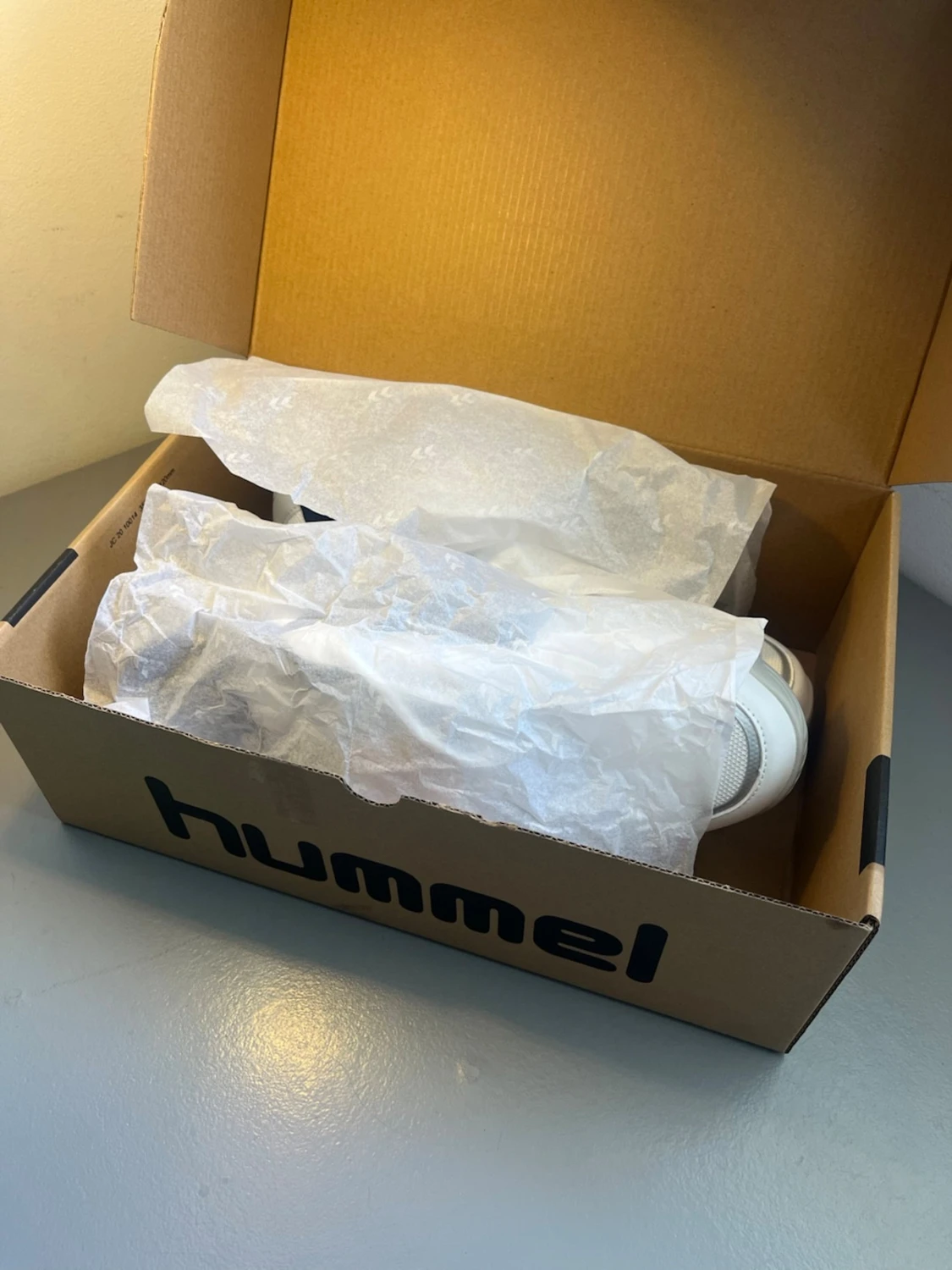 Vita Hummel sneakers med svarta detaljer - 3