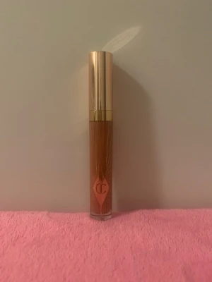 Charlotte Tilbury lipgloss i Pillow Talk - Nytt och oanvänt