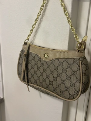 Handväska - Helt ny 