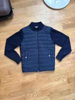 Sayless cardigan - Tjena, säljer nu men helt nya Sayless cardigan då den inte passar mig efter mitt köp, den är perfekt nu till våren/sommarn. Hör av er ifall ni är intresserade och pris kan diskuteras