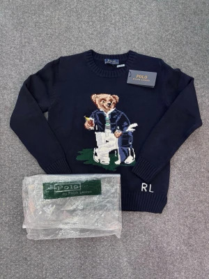 Polo Ralph Lauren björn Knit 🐻- Size XS - • Helt ny med tagg • Storlek XS • Fraktas samma dag! 🚚 • Priset kan självklart diskuteras vid snabb affär 😉💸 • Påse ingår! 