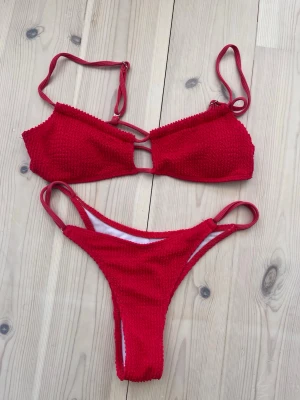 Röd Bikini från Shein - Justerbar.