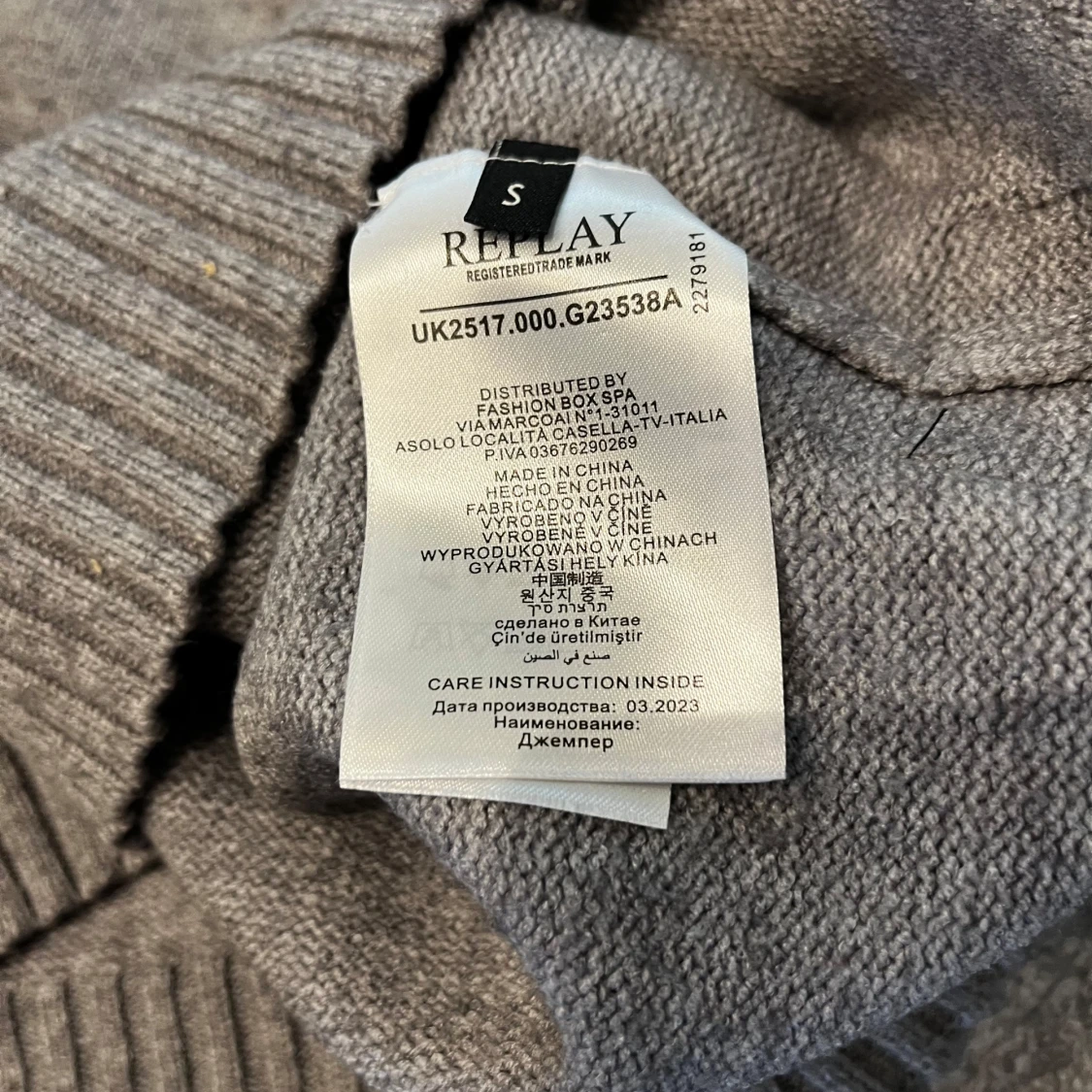 Grå stickad tröja från Replay - 1