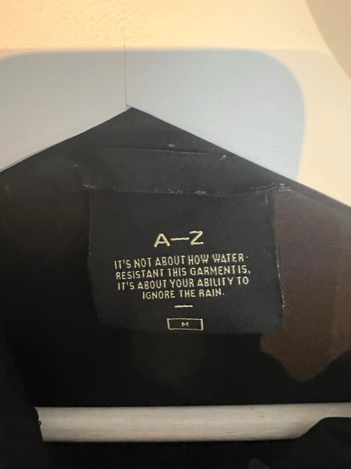 Svart regnjacka från A–Z med huva - 1