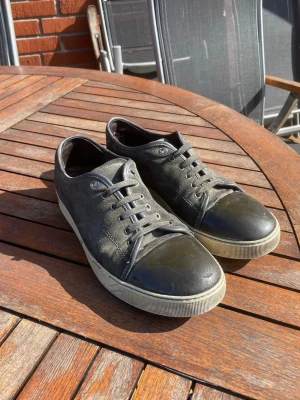 Lanvin skor - Storlek 10 vilket vilket motsvarar 44-45. I använt men bra skick! Perfekta inför våren/sommaren!🌊🍾