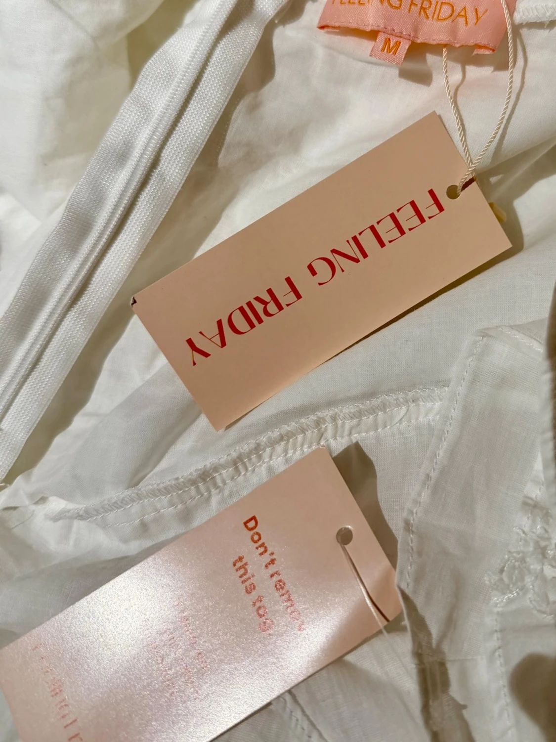 Vit omlottklänning med volanger - 6