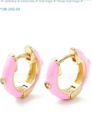 Små rosa örhängen  - Runda ringar örhängen pläderad i long lasting ljusguld med Rosa band och ädelsten cubic zirkonia , grund material i mässing . 2cm 