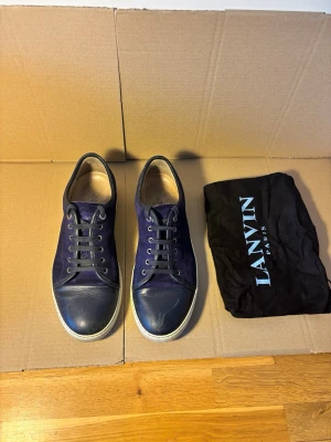 Lanvin Dbb1 Nappa Cap Toe Sneaker 44 - Repa på toen annars fint skick, nypris ~5000kr, 100% äkta, storlek: (UK10/EU44 Lanvin)