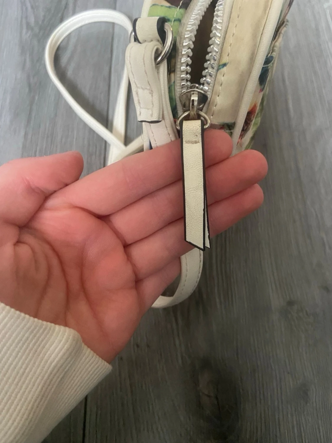 Blommig axelväska från Lycke - 6