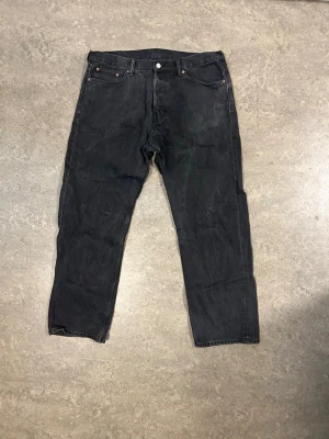 Weekday Space jeans svarta - Svarta jeans från Weekday i model space. 