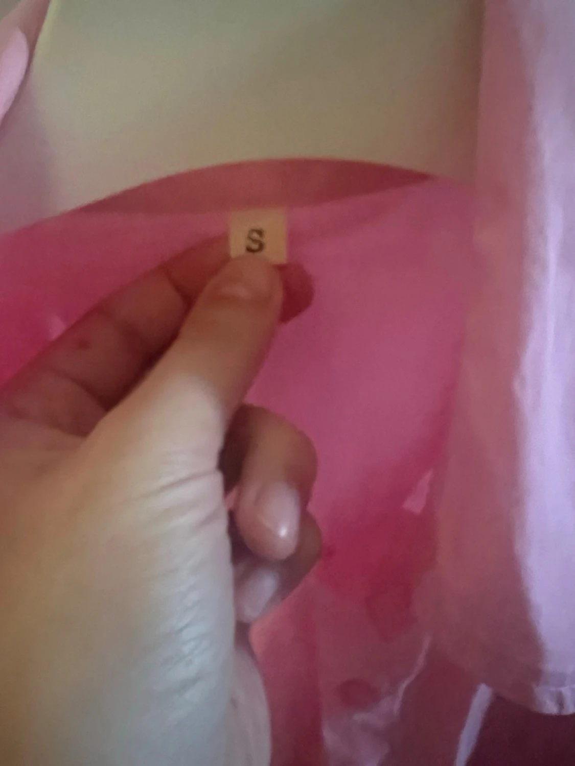 Ljusrosa skjorta med knappar - 1