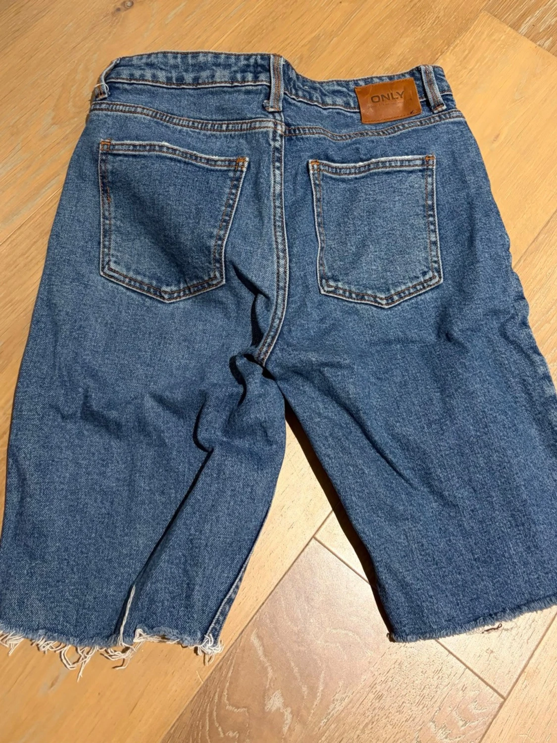 Blå jeansshorts från ONLY - 2