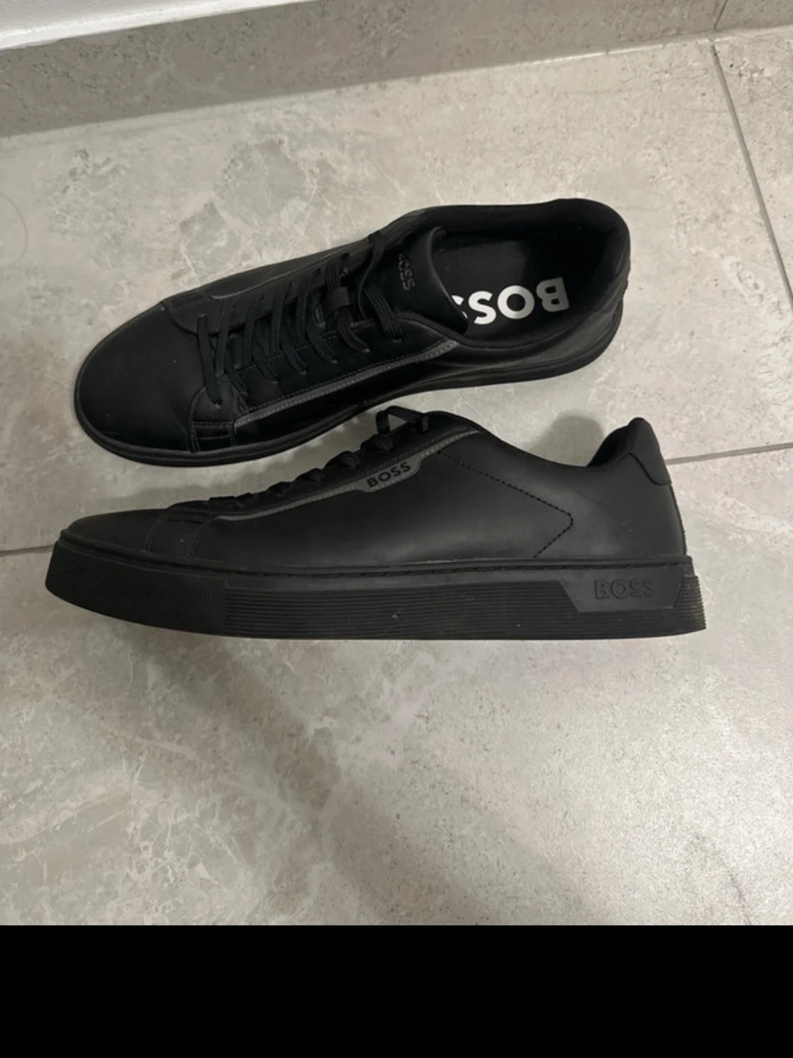 Svarta sneakers från BOSS - 1