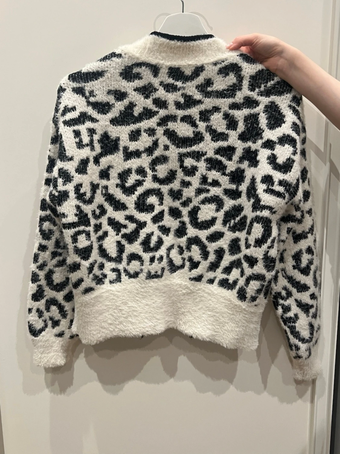 Leopardmönstrad fluffig kofta KOTON - 1