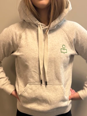 Grå isabel marant hoodie - Jättefin ljusgrå hoodie från isabel marant i fint skick, storlek 34 vilket är typ S❤️