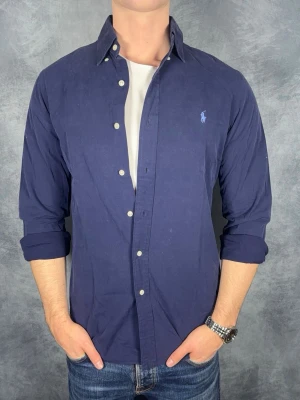 Ralph lauren skjorta - Storlek: S || Skick: Mycket bra || Nypris: Ca 1500kr || Följ för liknande produkter 🍾🌊