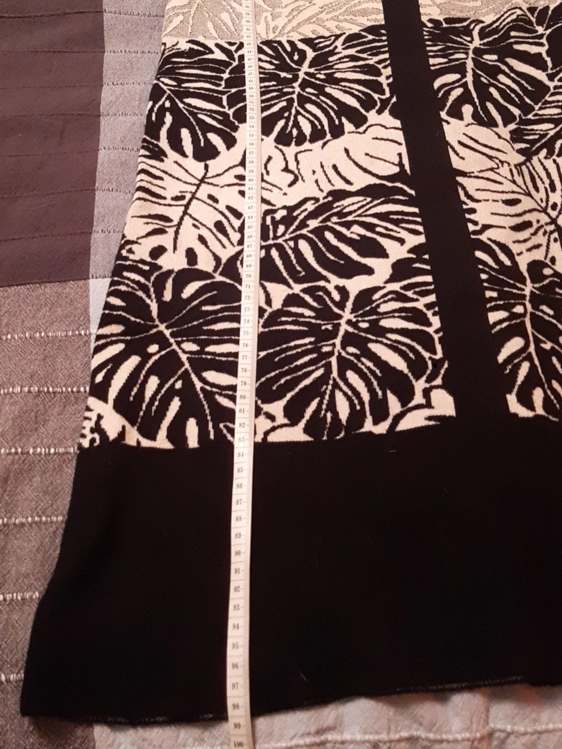 Svartvit mönstrad kortklänning - 2