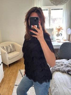 Svart t-shirt - En svart t-shirt från hm i storlek s!💕