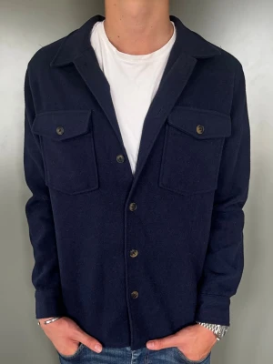 Strömberg Overshirt - Strl - M | Skick 10/10 | Nypris - ca 2000kr | Vid minsta lilla fundering är det bara att höra av sig!
