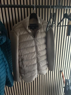Leon Marcel cardigan - Säljer nu en sjukt fet carican från Leon Marcel i storlek M | helt ny med tags! |  kom dm för flera frågor eller funderingar!