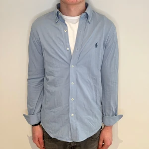 Ralph lauren skjorta - Ralph lauren skjorta Skick: 9/10 Size - M   Märke - Ralph lauren Hör av dig vid minsta fråga eller fundering 