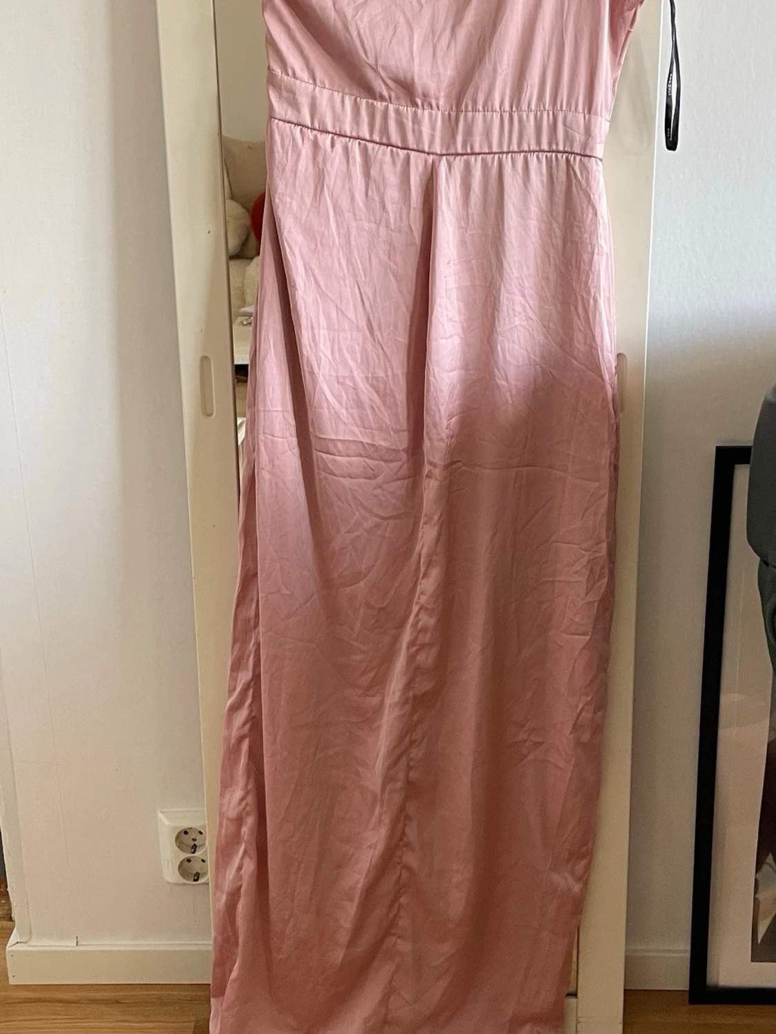 Rosa oneshoulder långklänning med knyt - 2
