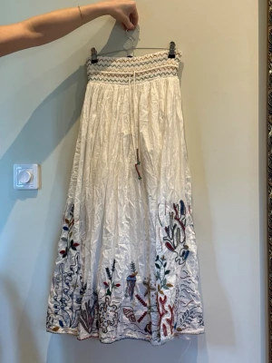 Lång kjol - Från Zara 