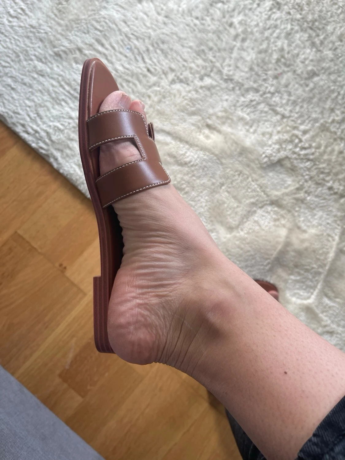 Bruna slip-in sandaler i läderstil - 1