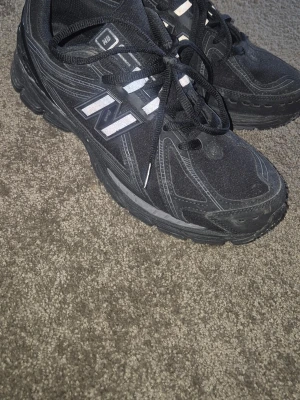 New balance 1906r - New balance 1906r , haft på mig de på mig max 3 gånger ute så typ helt nya.                            ❗️Nypris runt 1500kr-❗️  skickar samma dag , priset kan diskuteras💯