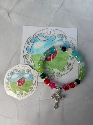 BLADEE&ECCO2K//CREST - bracelet - ⭐️1st bracelet, sticker included ⭐️ ✨🤍 FREEBIES (godis & random stickers) ingår i alla beställningar över 70kr 🤍