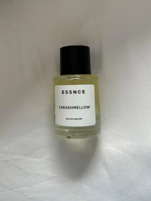 Carashmellow parfym - Carashmellow parfym från essnce. Knappt använd. Nypris 360
