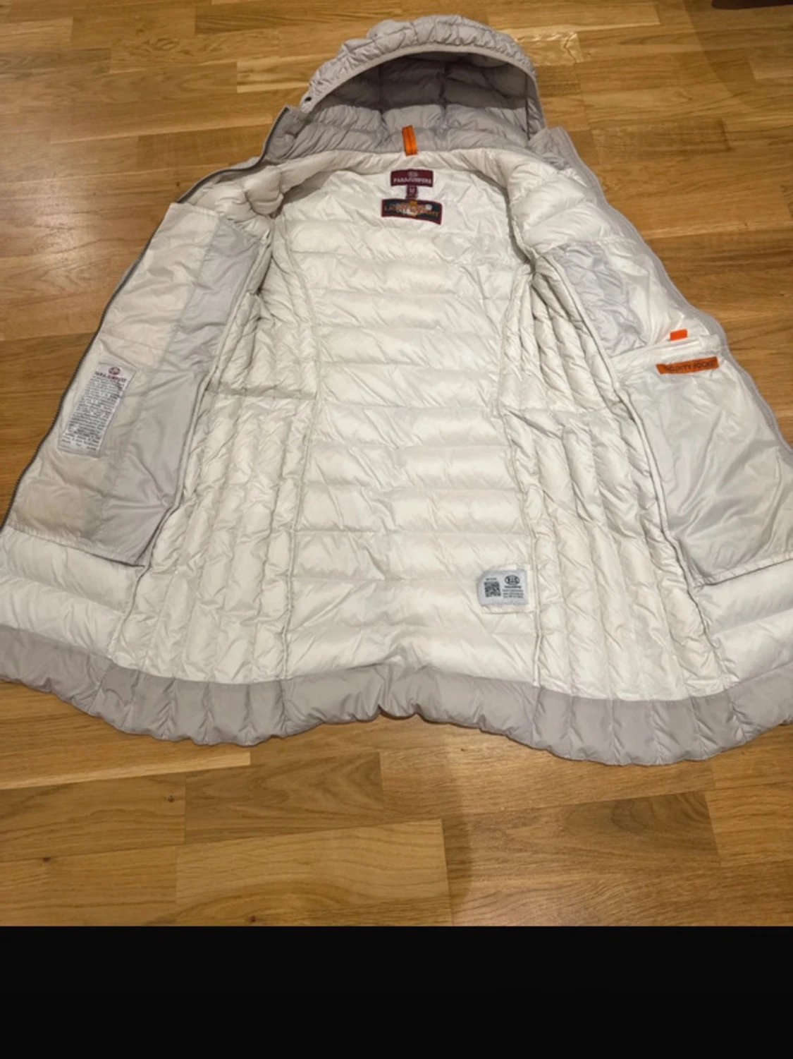 Ljusgrå dunjacka från Parajumpers - 3