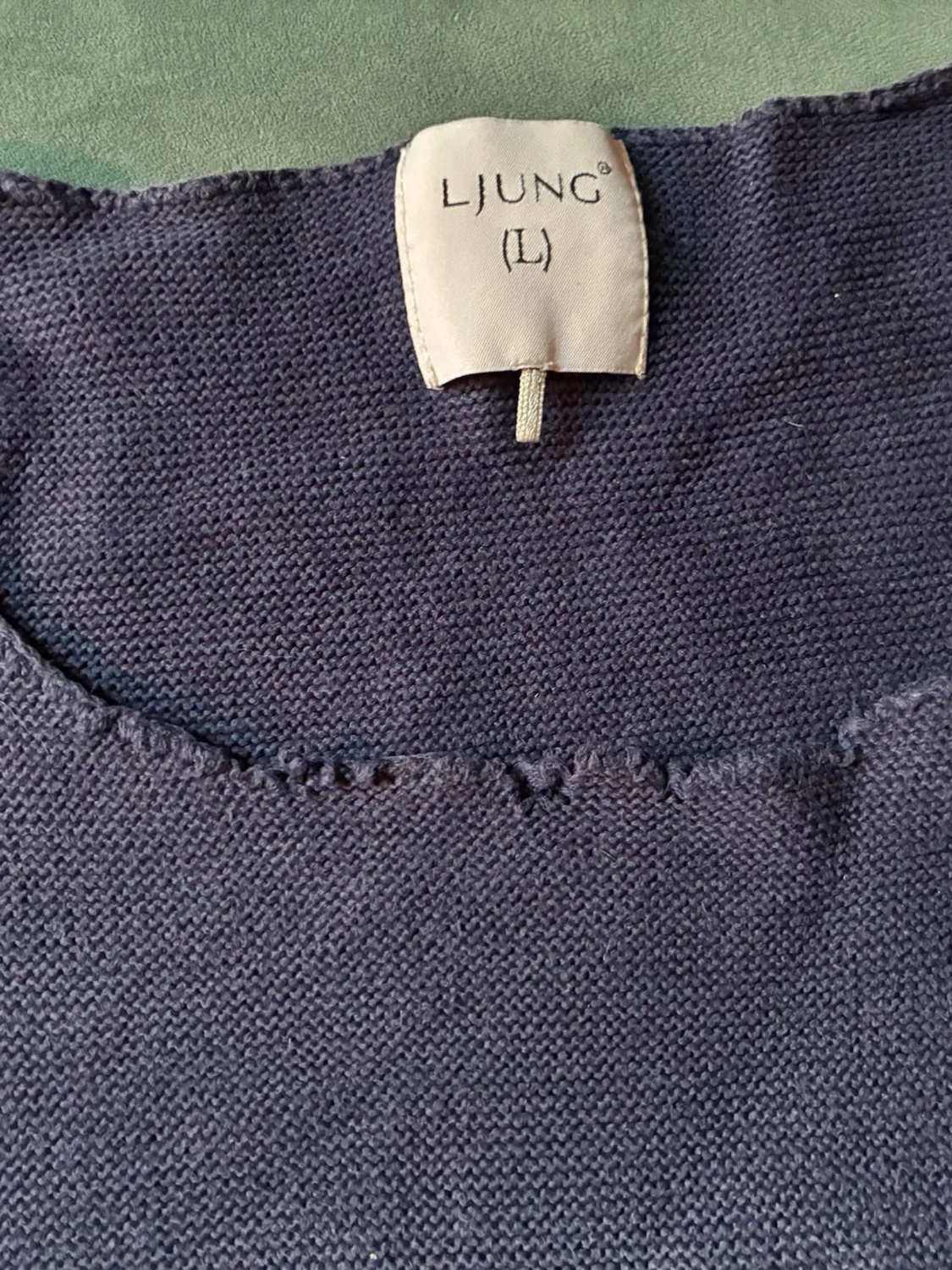 Mörkblå finstickad tröja från Ljung - 1