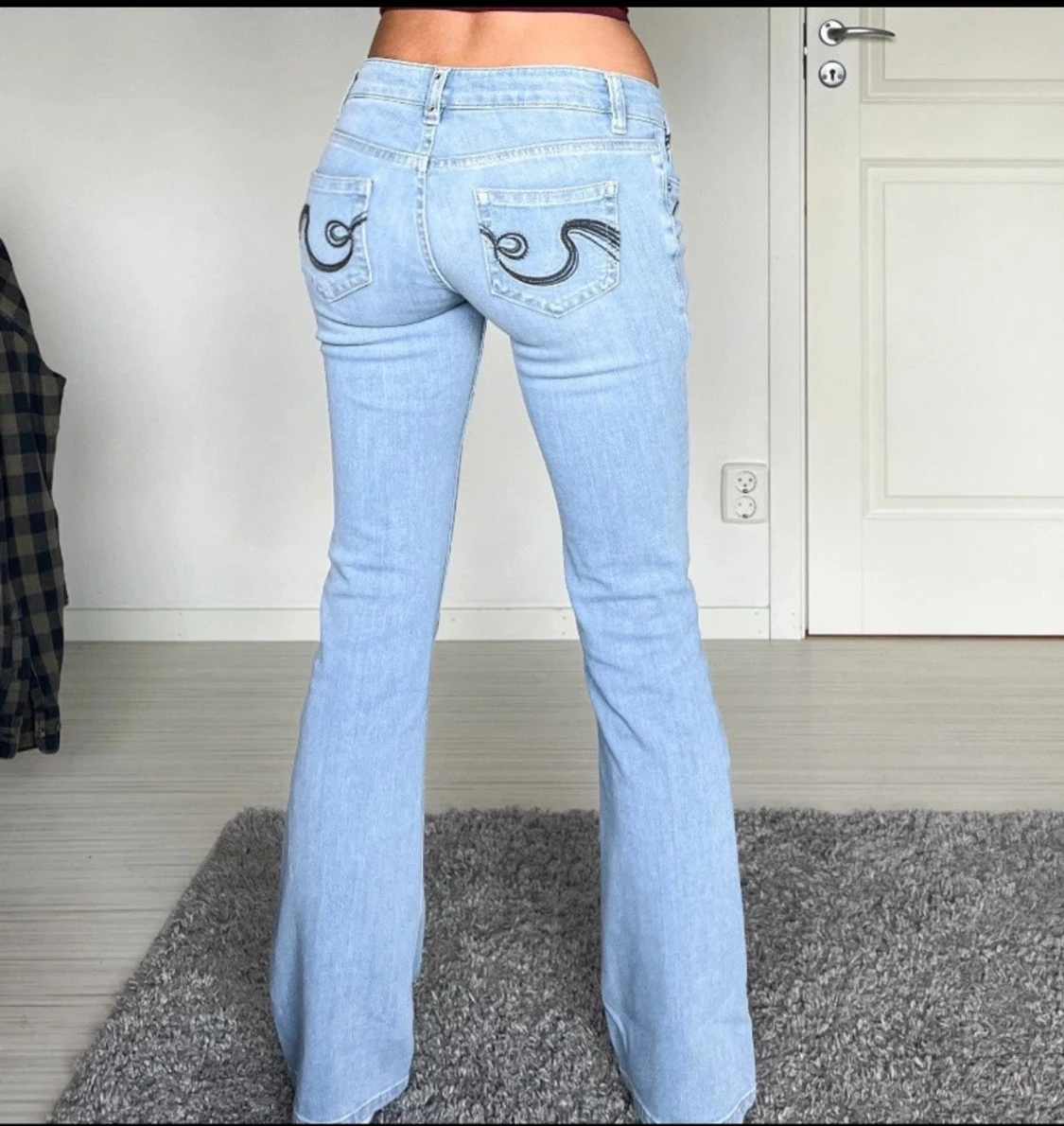 Ljusblåa lågmidjade jeans - 1