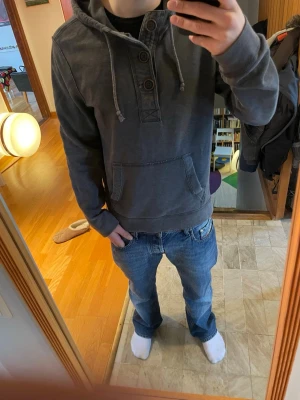 Archive Hollister Hoodie - Riktigt fet Archive Hoodie med knappar från Hollister | Storlek S | Skriv vid funderingar och skicka gärna bud!