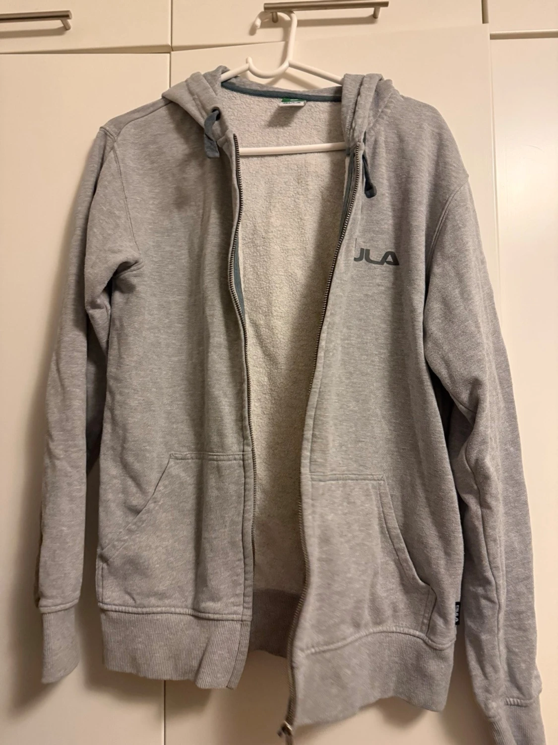 Grå zip-hoodie från Bula - 1