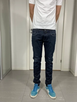 Replay Anbass Jeans  - Säljer nu dessa Replay Anbass Jeans, skriv för fler bilder/frågor🙌🏼