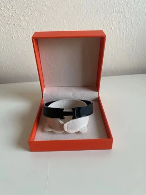 Hermès armband bracelet  - Helt nytt. Skriv privat vid fler frågor.