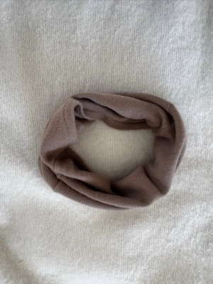 Brun Kashmirbuff  - Buff gjord på 100% återvunnen kashmir💕💕
