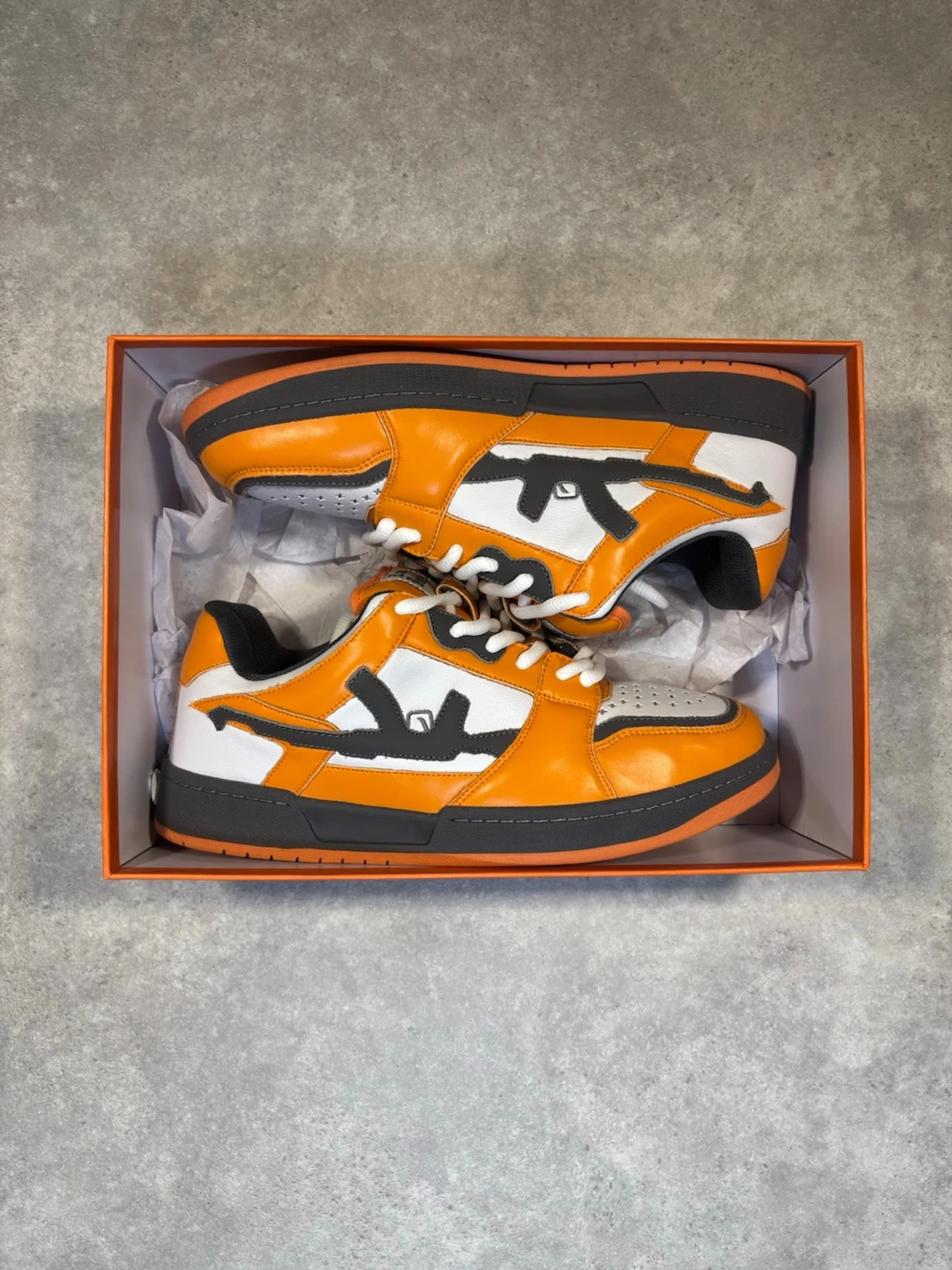 Lost Boys orange låga sneakers