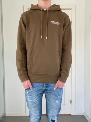 Helmut Lang hoodie  - Säljer nu denna Helmut Lang hoodie, skriv för fler bilder/frågor🙌🏼