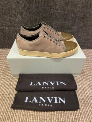 Lanvin skor  - Hej! Säljer nu dessa svin snygga lanvin skor. Skorna är i fint skick! Begränsat antal boxar och dustbags. Hör av dig vid frågor.