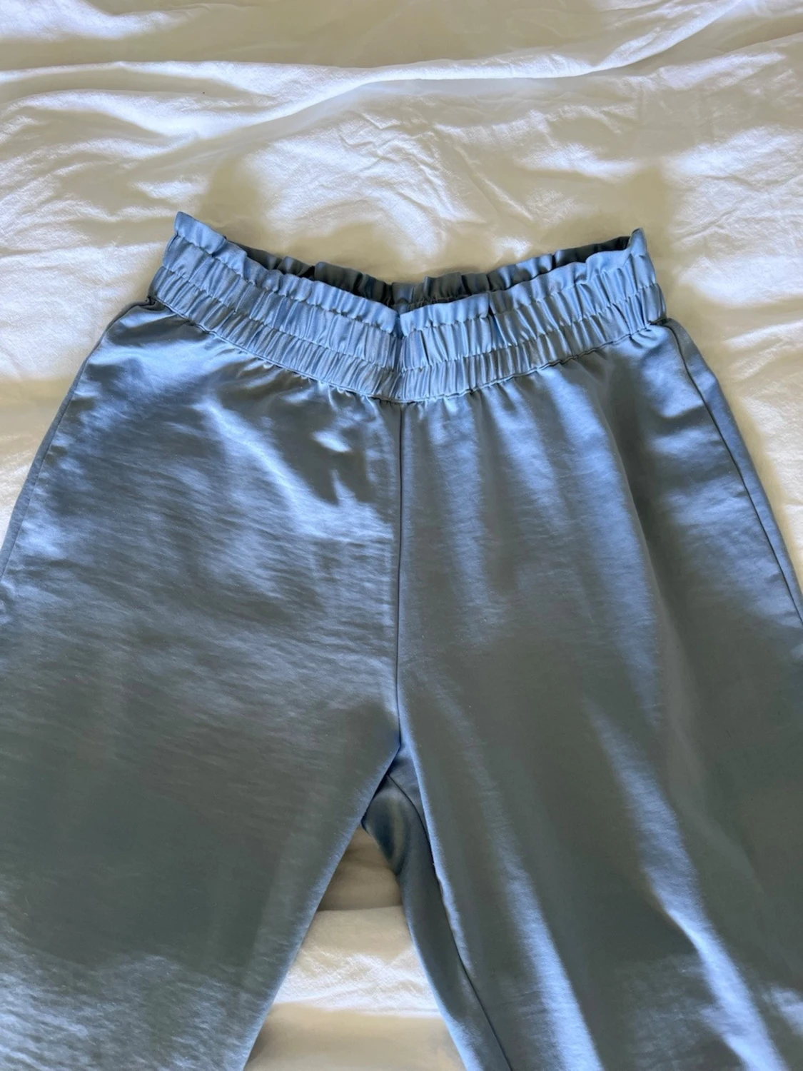 Pyjamasbyxor i satinmaterial - 1
