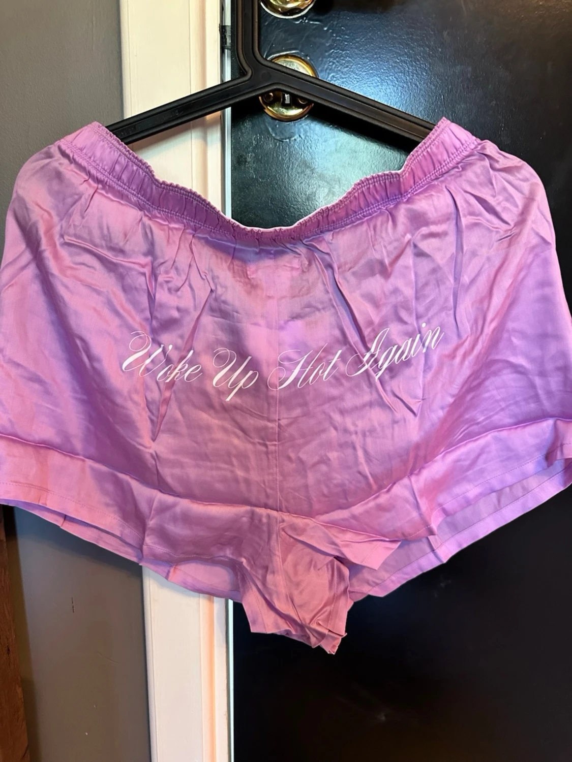 Lila saten pyjamasshorts från PINK